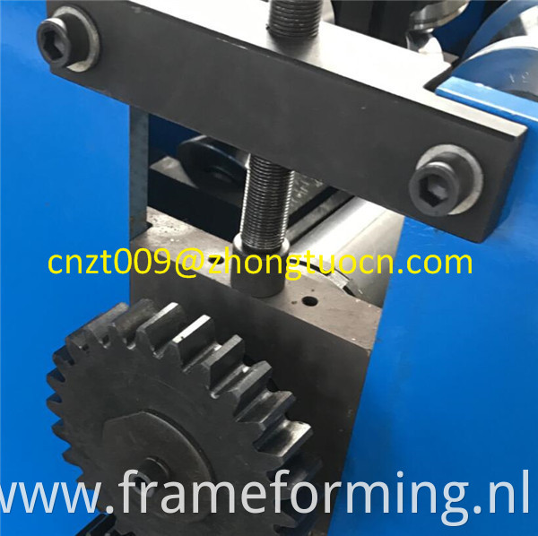 roof tile roll forming machine 12